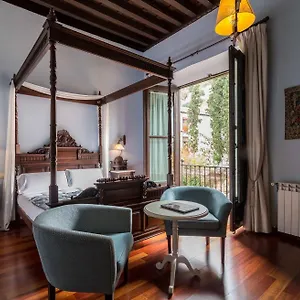 Palacio De Mariana Pineda Hotel