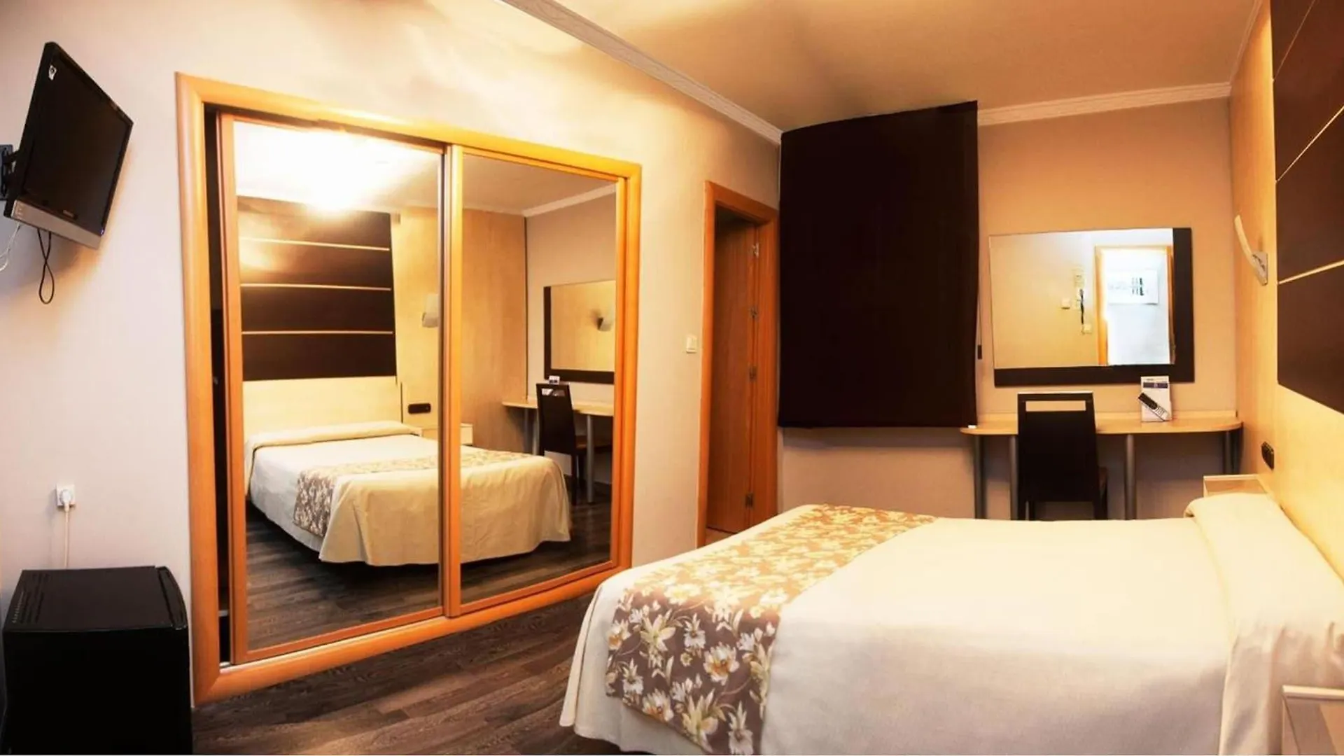 Hotel Universal Granada